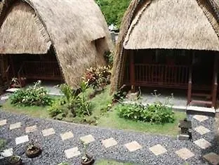 Adi Bungalow ホリデーパーク レンボンガン島