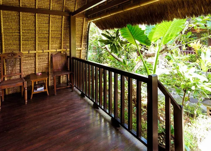 Adi Bungalow 3* レンボンガン島
