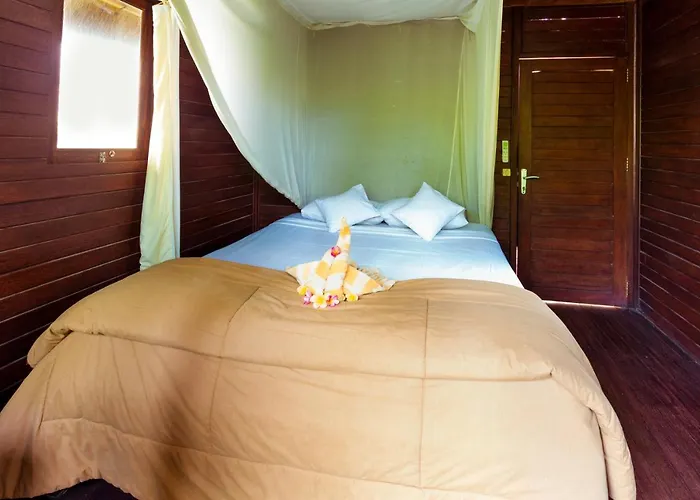 Adi Bungalow 3* レンボンガン島